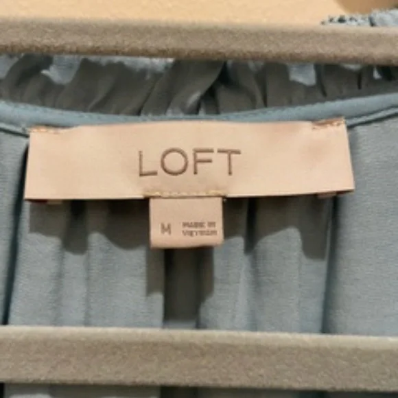 Loft - Soft Turquoise Long Sleeve Blouse - Size Medium - Picture 3 of 6